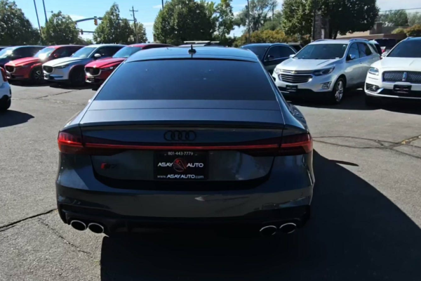2022 Audi S7 с пробегом 13 500 миль