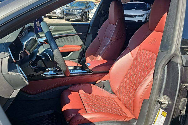 2022 Audi S7 с пробегом 13 500 миль