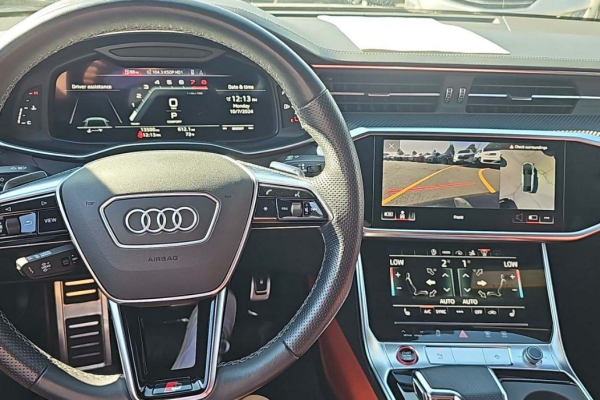2022 Audi S7 с пробегом 13 500 миль