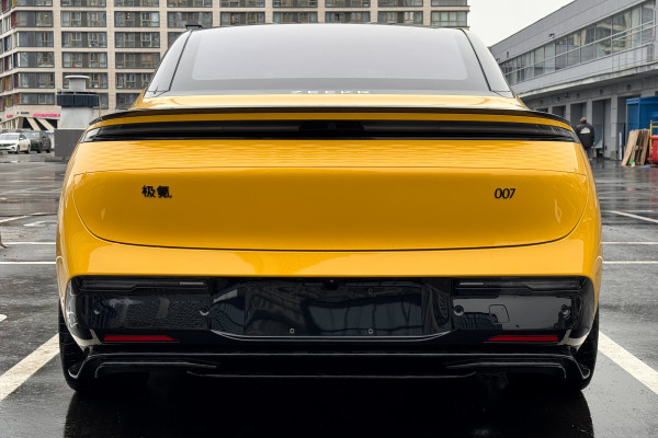 2024 Zeekr 007 с пробегом 25 км