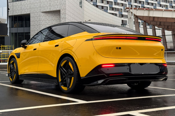 2024 Zeekr 007 с пробегом 25 км