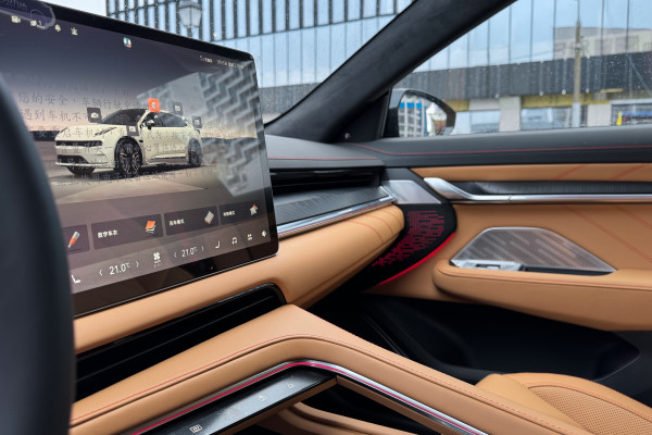 2023 Zeekr 001 с пробегом 20 км