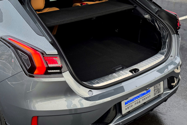 2023 Zeekr 001 с пробегом 20 км