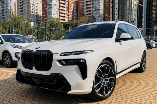 2023 BMW X7 с пробегом 31 000 км