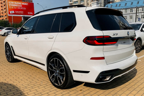 2023 BMW X7 с пробегом 31 000 км