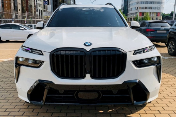 2023 BMW X7 с пробегом 31 000 км