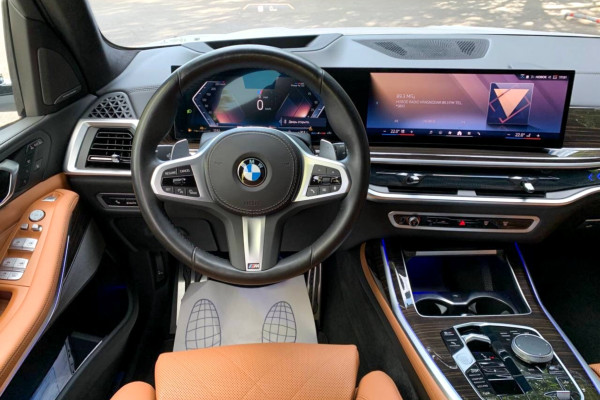 2023 BMW X7 с пробегом 31 000 км
