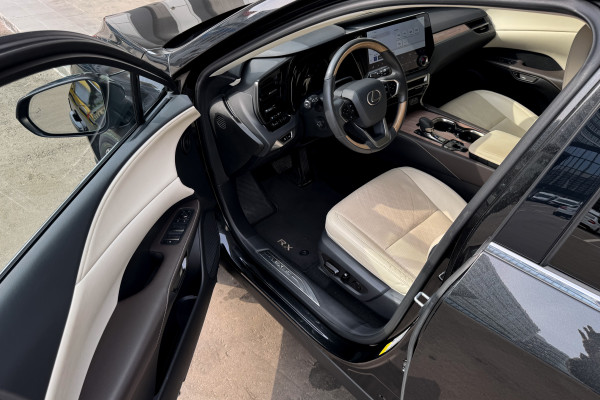 2023 Lexus RX с пробегом 40 088 км