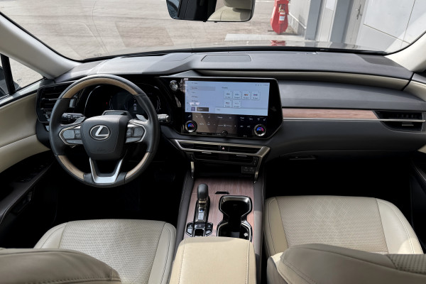2023 Lexus RX с пробегом 40 088 км