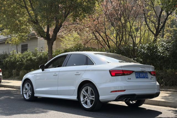 2021 Audi A3 с пробегом 35 000 км