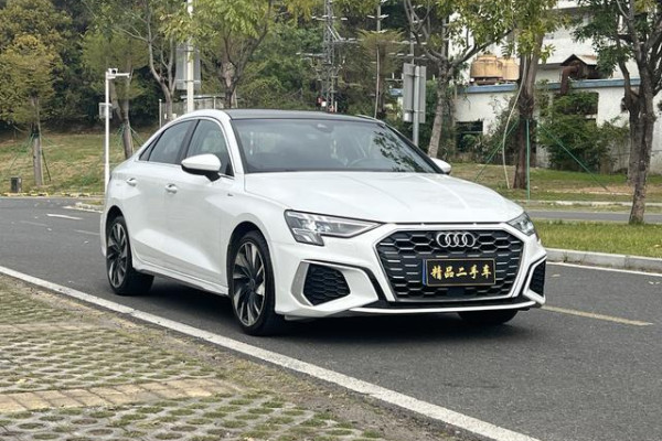 2023 Audi A3 с пробегом 95 700 км