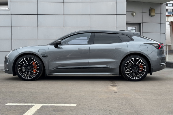 2023 Zeekr 001 с пробегом 26 605 км