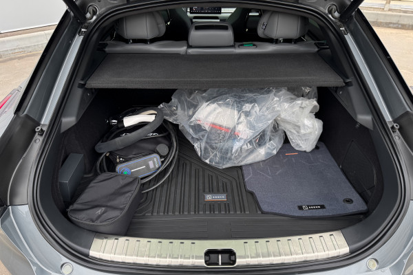 2023 Zeekr 001 с пробегом 26 605 км