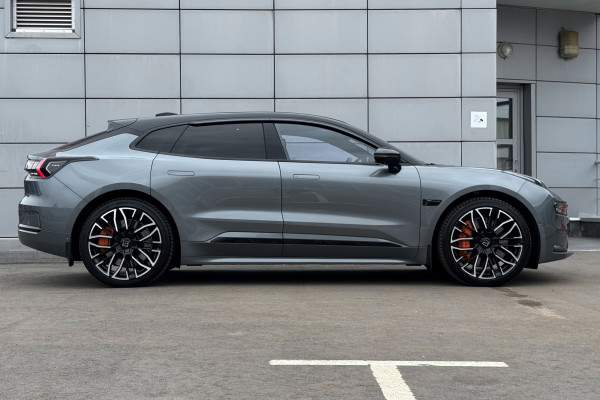 2023 Zeekr 001 с пробегом 26 605 км