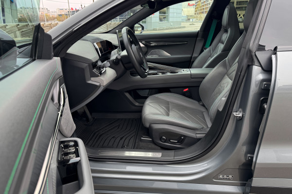 2023 Zeekr 001 с пробегом 26 605 км