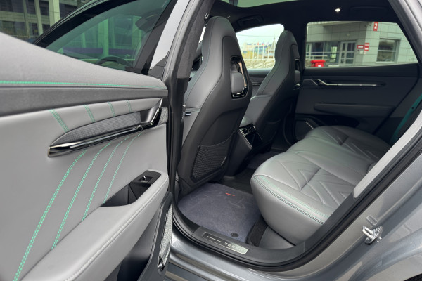 2023 Zeekr 001 с пробегом 26 605 км