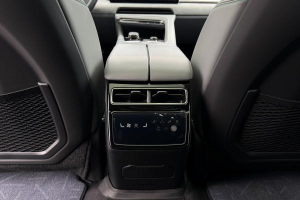 2023 Zeekr 001 с пробегом 26 605 км