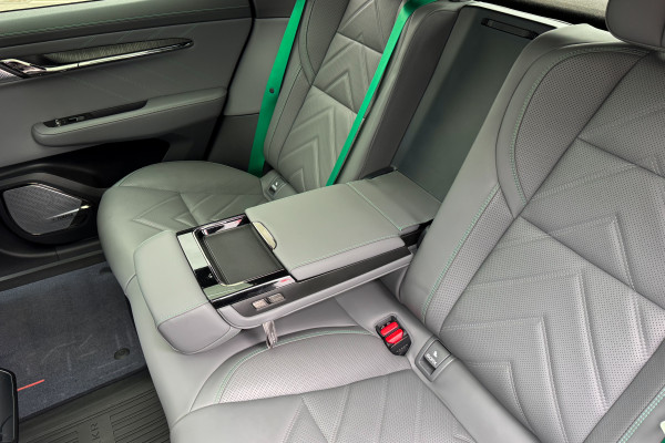 2023 Zeekr 001 с пробегом 26 605 км