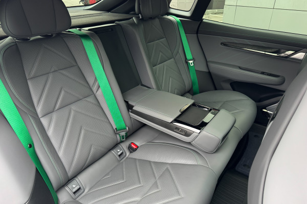 2023 Zeekr 001 с пробегом 26 605 км