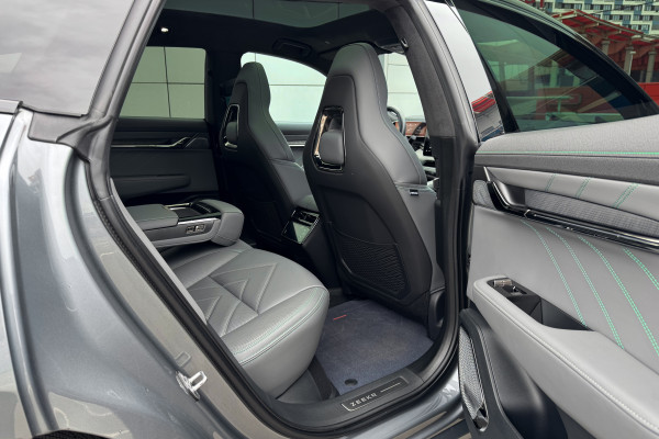 2023 Zeekr 001 с пробегом 26 605 км