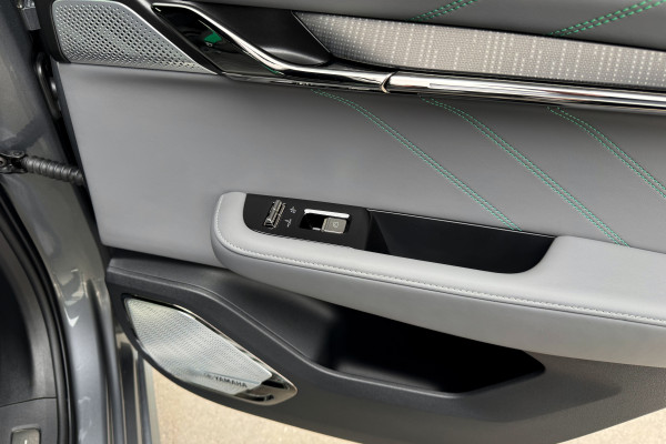 2023 Zeekr 001 с пробегом 26 605 км