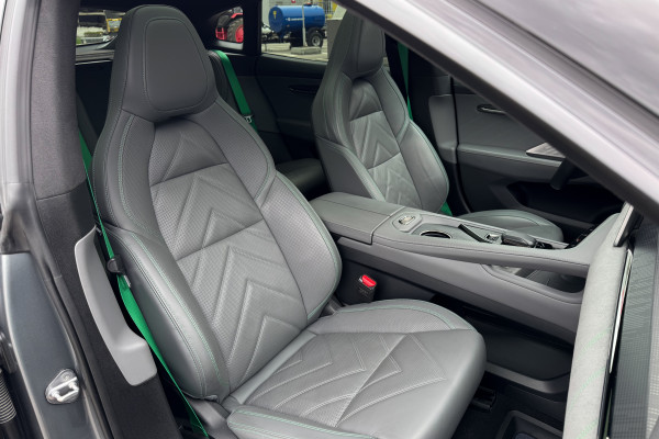 2023 Zeekr 001 с пробегом 26 605 км