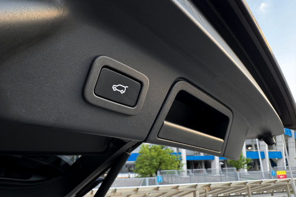 2020 Land Rover Range Rover Velar с пробегом 77 192 км