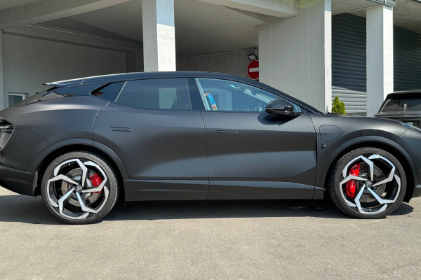 2025 Lotus Eletre с пробегом 5 000 км