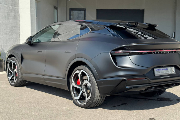 2025 Lotus Eletre с пробегом 5 000 км