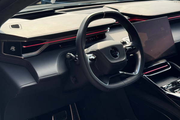 2025 Lotus Eletre с пробегом 5 000 км