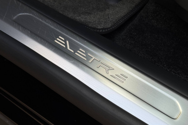 2025 Lotus Eletre с пробегом 5 000 км