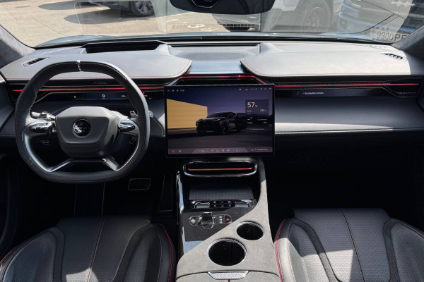 2025 Lotus Eletre с пробегом 5 000 км